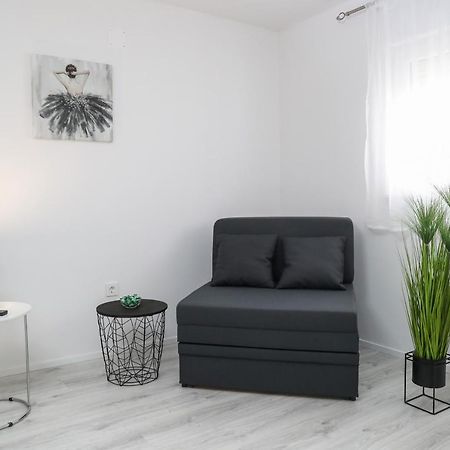 Imperium Rooms Zagreb Airport Velika Gorica Esterno foto