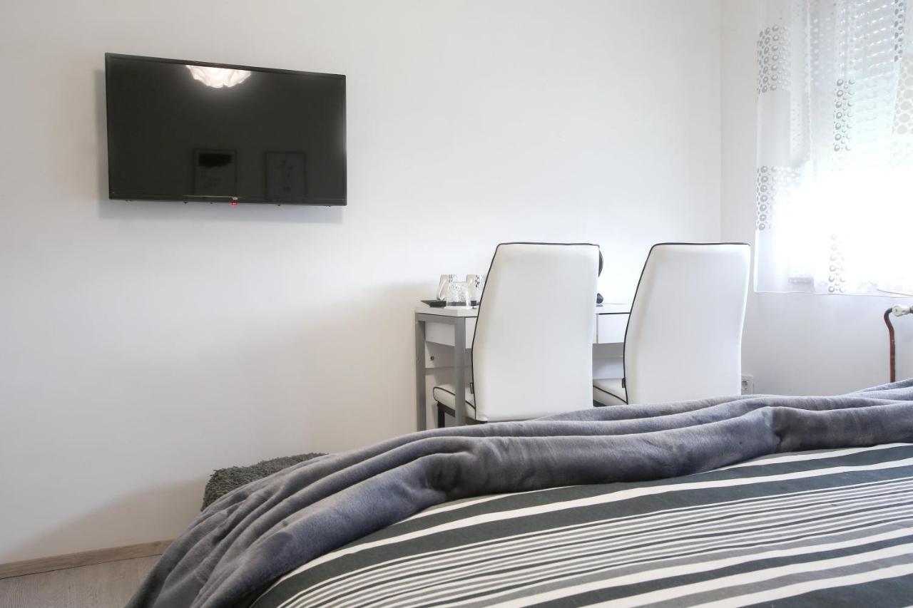 Imperium Rooms Zagreb Airport Velika Gorica Esterno foto