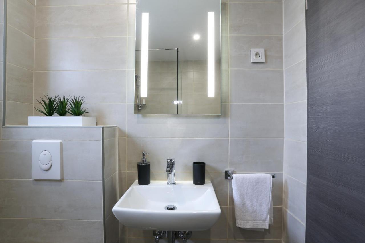 Imperium Rooms Zagreb Airport Velika Gorica Esterno foto
